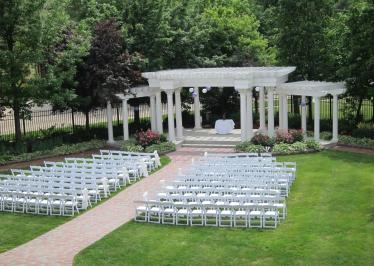 Lawn and Gardens Outdoor Weddings
